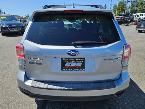 Used 2017 Subaru Forester 2.5i Touring AWD/4WD image 5