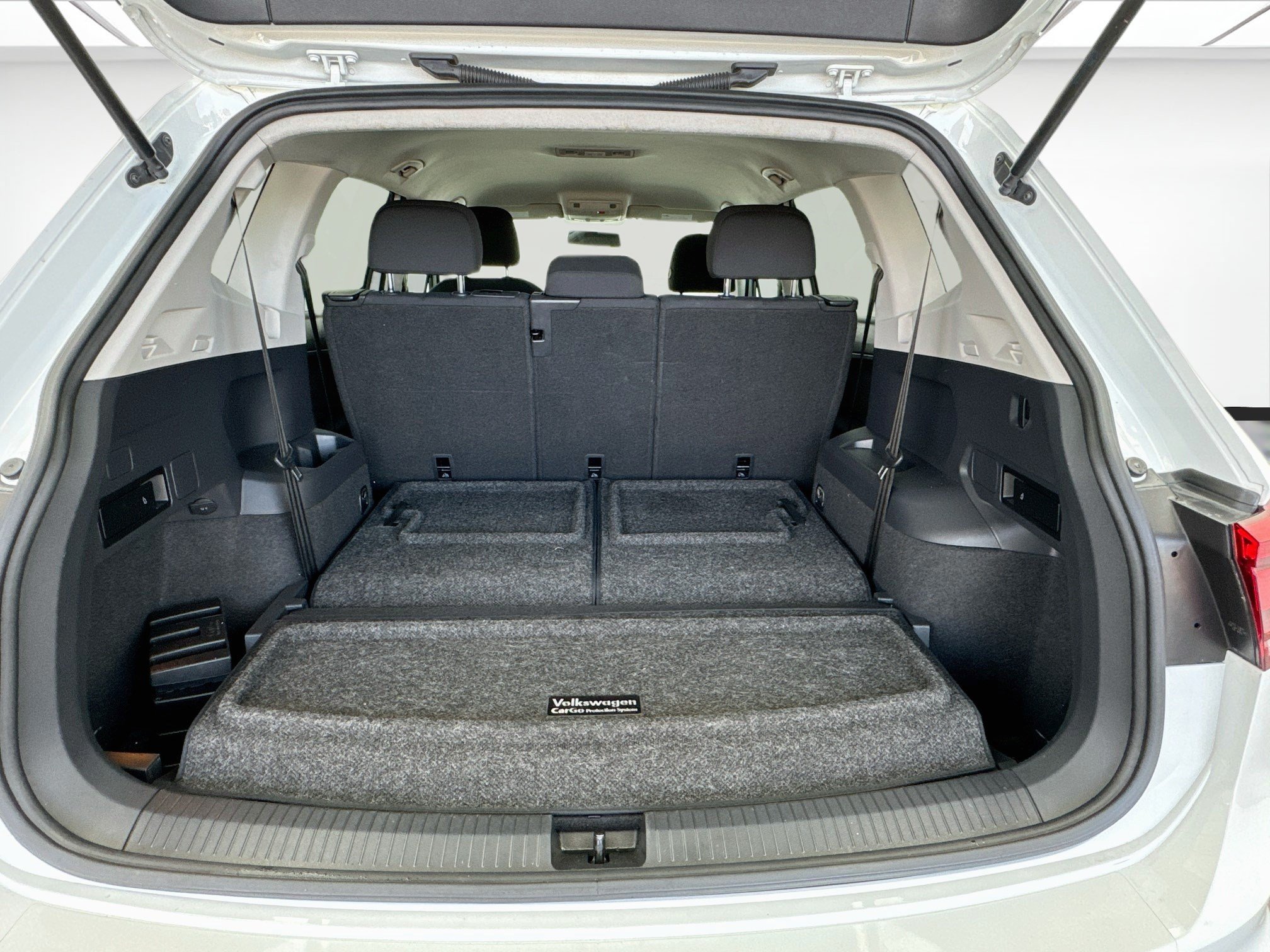 Used 2020 Volkswagen Tiguan S FWD image 17