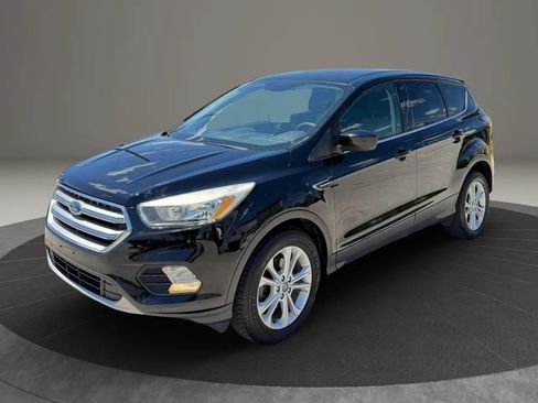 Used 2017 Ford Escape SE FWD image 3