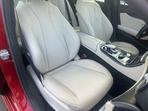 Used 2017 Mercedes-Benz E 300 4MATIC image 30