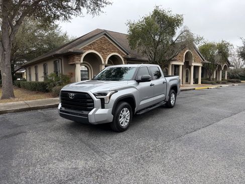 Used 2025 Toyota Tundra SR5 w/ SR5 Convenience Package image 4