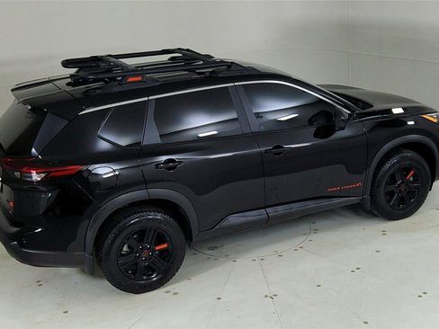 Certified 2025 Nissan Rogue SV image 23