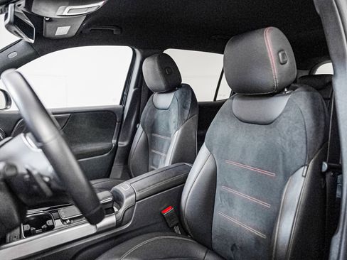 Certified 2022 Mercedes-Benz GLB 250 image 8