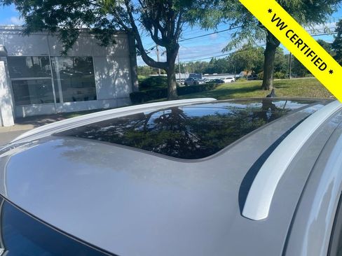 Certified 2021 Volkswagen Atlas Cross Sport SE w/ Panoramic Sunroof Package AWD/4WD image 11