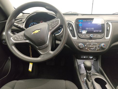 Used 2023 Chevrolet Malibu LS FWD image 22