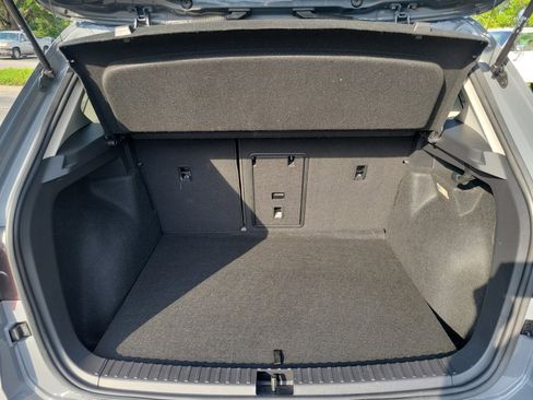 Certified 2022 Volkswagen Taos SE w/ Panoramic Sunroof Package AWD/4WD image 19