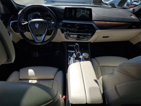 Used 2018 BMW 530i w/ Premium Package image 16