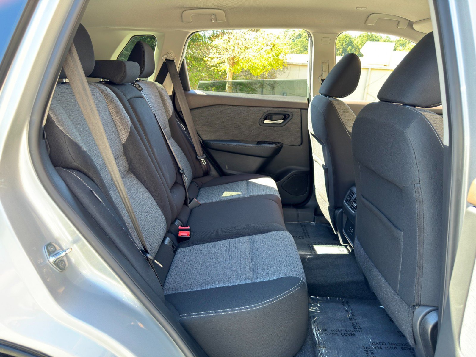 Used 2022 Nissan Rogue SV FWD image 34