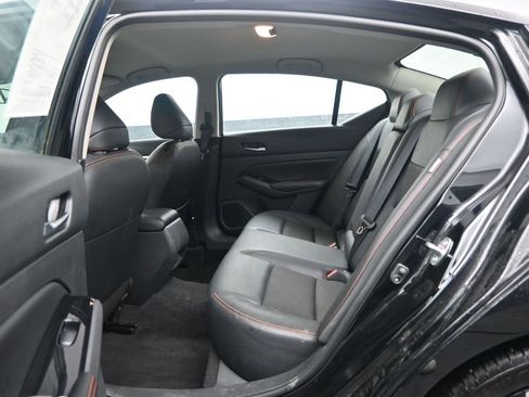 Used 2025 Nissan Altima 2.5 SR image 29