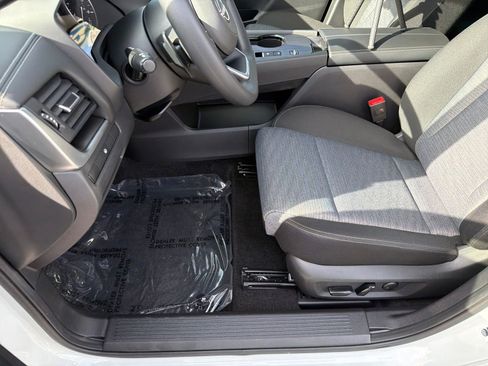 Certified 2023 Nissan Rogue SV image 17