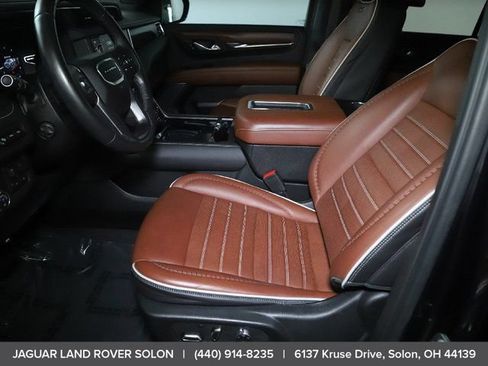 Used 2023 GMC Yukon XL Denali Ultimate AWD/4WD image 17