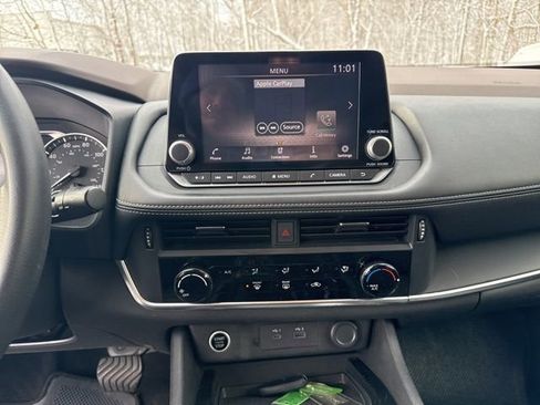 Used 2021 Nissan Rogue S image 16