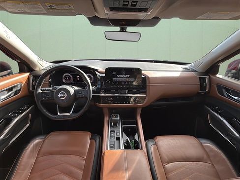 Used 2023 Nissan Pathfinder Platinum image 25
