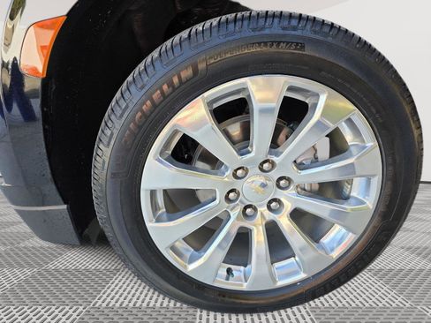 Used 2021 Chevrolet Tahoe Premier w/ Premium Package image 25