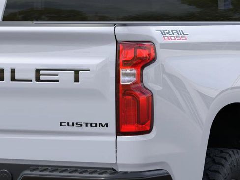 New 2026 Chevrolet Silverado 1500 Custom Trail Boss w/ LPO, Dark Essentials Package AWD/4WD image 35
