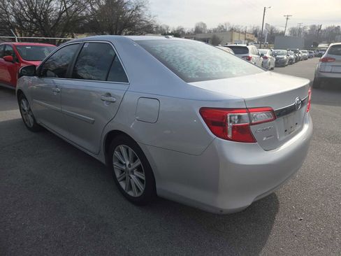 Used 2014 Toyota Camry L image 8