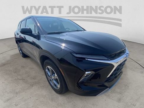 Used 2025 Chevrolet Blazer LT FWD image 13