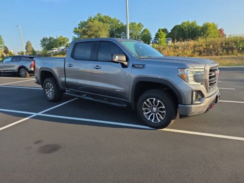 Used 2021 GMC Sierra 1500 AT4 w/ AT4 Value Package AWD/4WD image 2