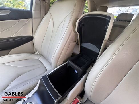 Used 2017 Lincoln MKC Premiere image 27