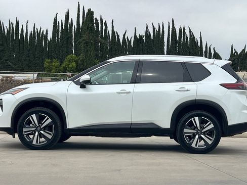 Used 2026 Nissan Rogue SL AWD/4WD image 8