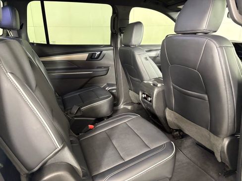 Used 2025 Buick Enclave Preferred image 17