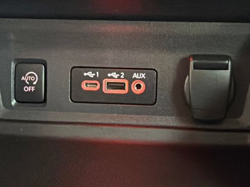 Used 2024 Nissan Sentra SV FWD image 23