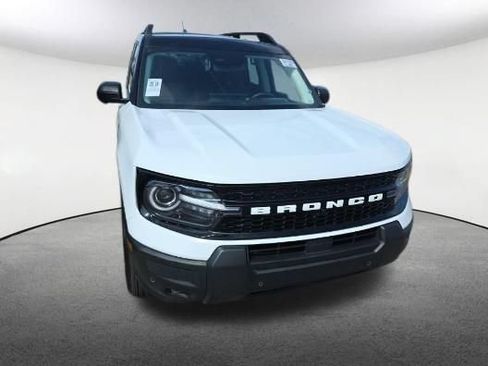 Used 2025 Ford Bronco Sport Outer Banks w/ Outer Banks Tech Package+ AWD/4WD image 2
