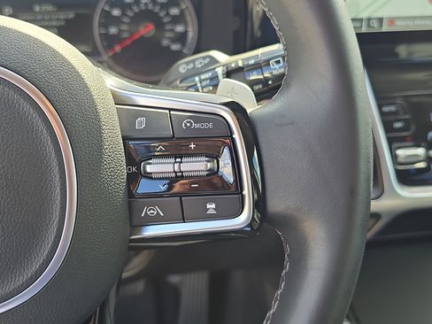 Certified 2023 Kia Sorento EX image 32