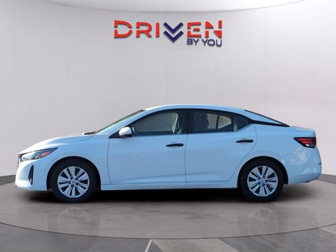 Used 2024 Nissan Sentra S FWD image 2