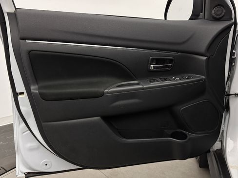 Used 2023 Mitsubishi Outlander Sport LE image 10