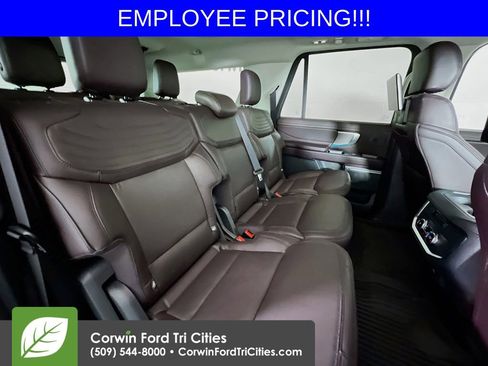 New 2026 Ford Expedition Max Platinum w/ Platinum Ultimate Package AWD/4WD image 17