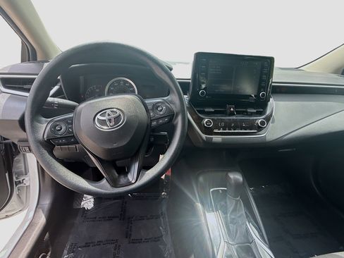 Used 2022 Toyota Corolla LE FWD image 8