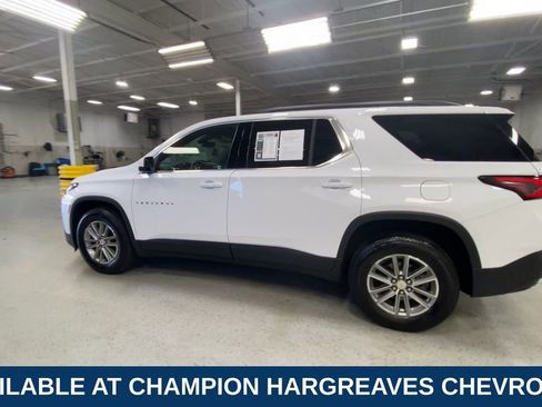 Used 2023 Chevrolet Traverse LT image 7
