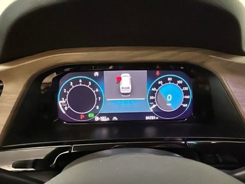 Used 2024 Volkswagen Atlas SE FWD image 18