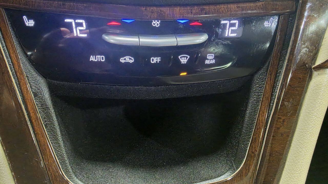 Used 2018 Cadillac XT5 AWD image 32