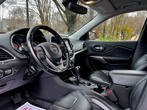 Used 2019 Jeep Cherokee Limited image 52