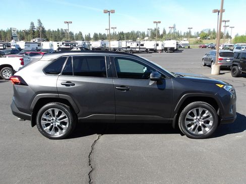 Used 2019 Toyota RAV4 XLE Premium w/ All Weather Liner Package AWD/4WD image 6