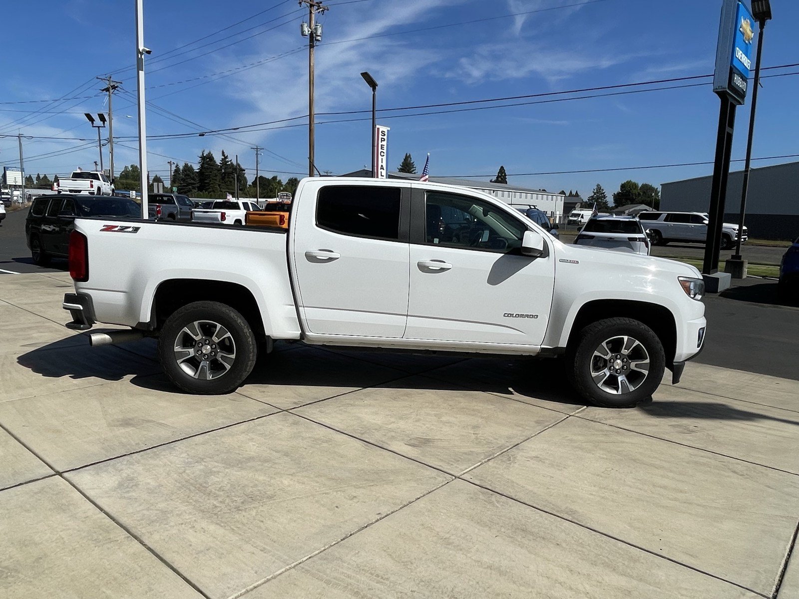 Used 2017 Chevrolet Colorado Z71 AWD/4WD image 6