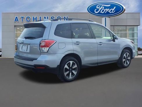 Used 2017 Subaru Forester 2.5i Premium w/ All-Weather Package image 5