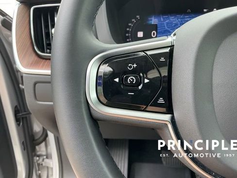 Certified 2023 Volvo XC60 B5 Plus w/ Protection Package Premier FWD image 21