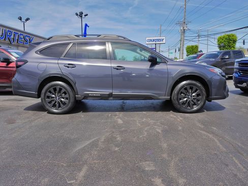 Used 2023 Subaru Outback Onyx Edition AWD/4WD image 8