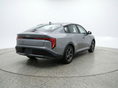 Used 2025 Kia K4 LXS image 9