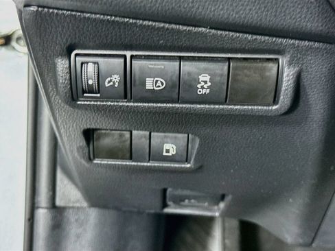 Used 2023 Toyota Corolla Cross AWD Hybrid image 17