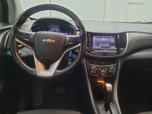 Used 2020 Chevrolet Trax LT w/ Driver Confidence Package AWD/4WD image 22