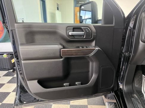 Used 2022 Chevrolet Silverado 2500 LT w/ Z71 Off-Road Package image 34