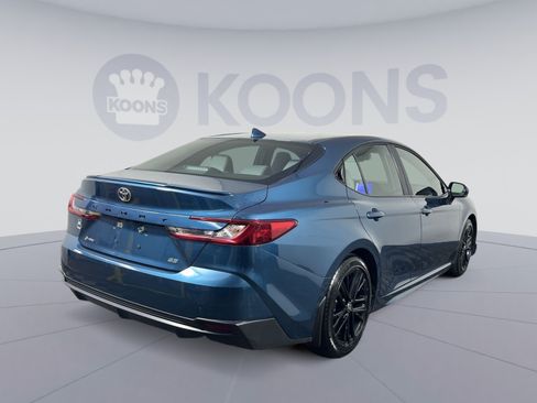 Used 2025 Toyota Camry SE w/ Convenience Package FWD image 7