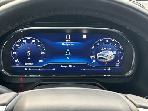 Used 2022 Chevrolet Tahoe Z71 w/ Luxury Package image 22