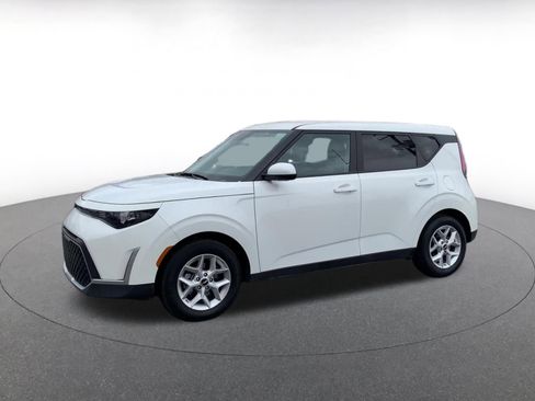 Used 2025 Kia Soul LX w/ LX Technology Package image 8