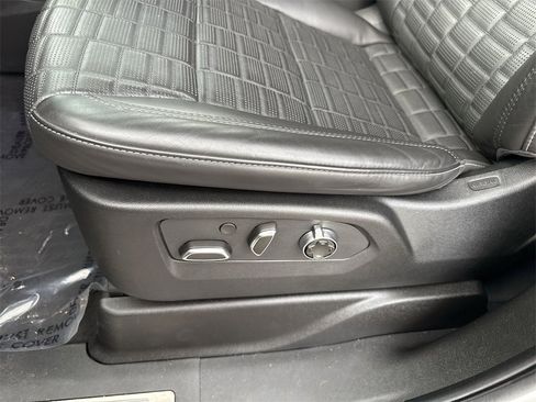 Used 2023 Cadillac Escalade Sport Platinum w/ LPO, ONYX Package image 39