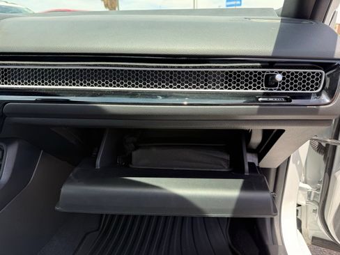 Certified 2025 Honda Civic Sport image 30